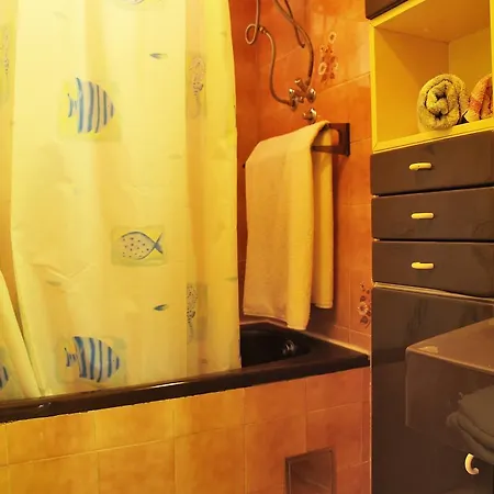 Apartment Roses Lukoran