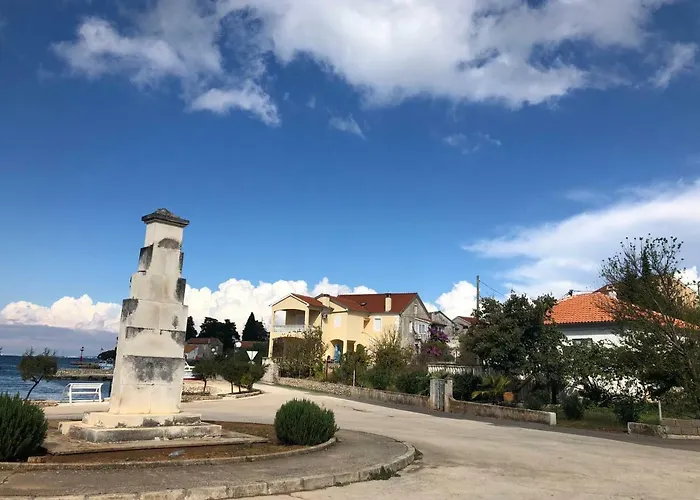 Roses Apartmán Lukoran