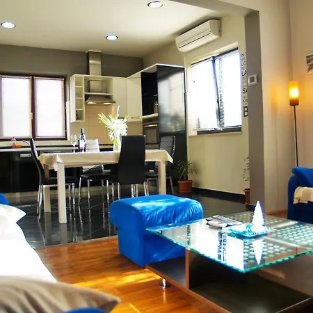 Roses Apartamento Lukoran